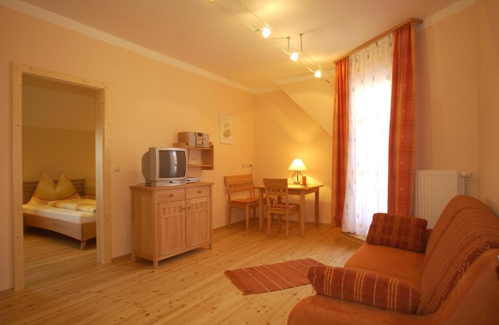 Hotel Garni Huegellandhof Neuhaus am Klausenbach Rom bilde